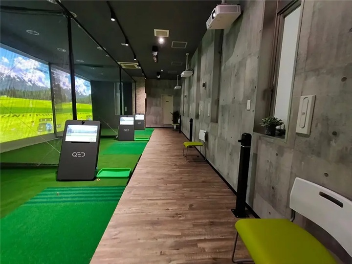 ゴルフ シミュレーター 導入事例 GolfboxDONKI 大森山王店