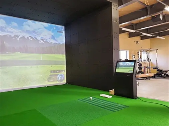 ゴルフ シミュレーター 導入事例 多目的スペース